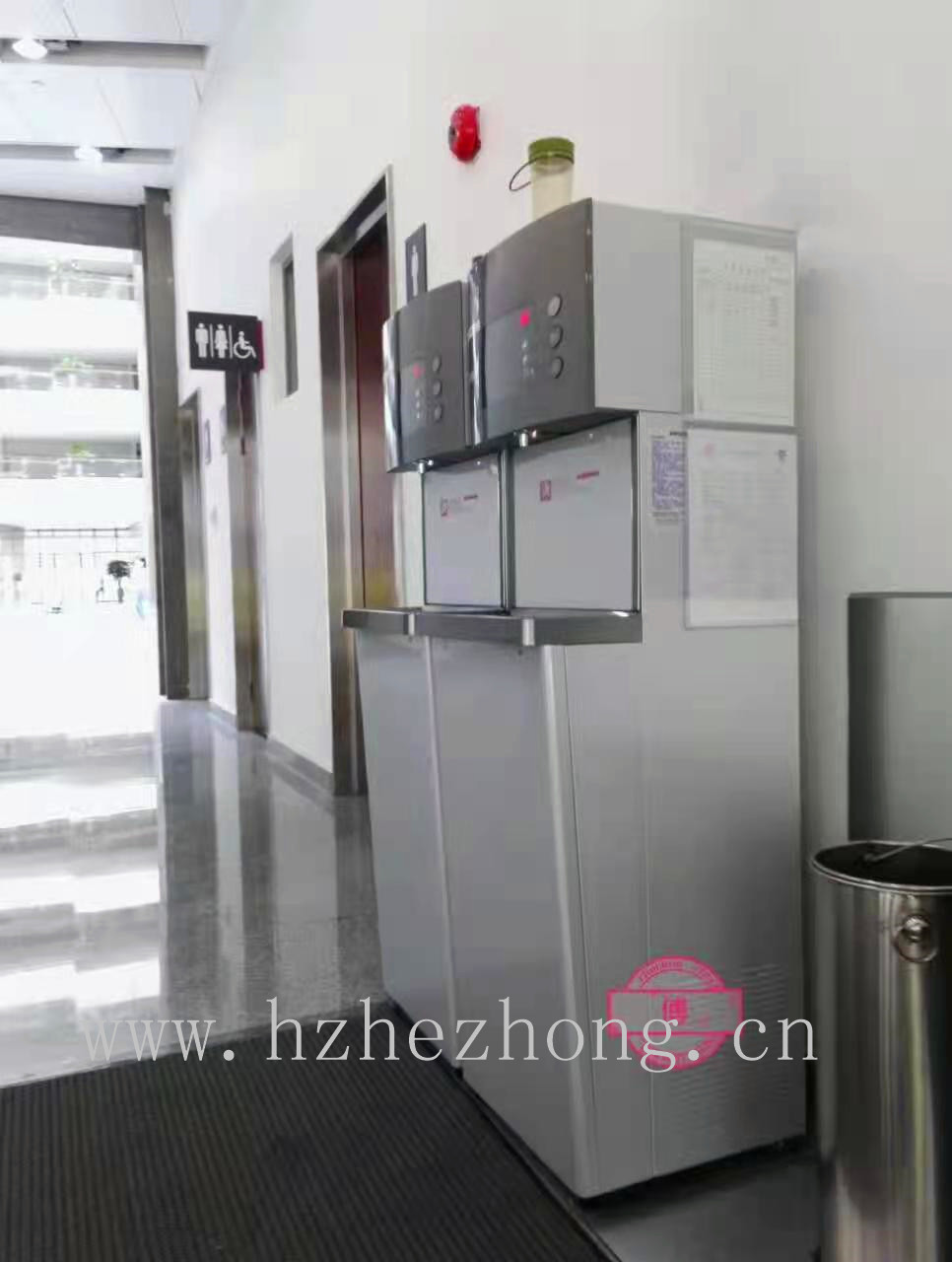 北京大学汇丰商学院使用贺众牌饮水机(图2)